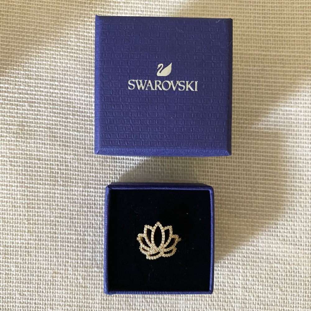 NWT Swarovski Lotus Ring Size 55 (EU) 7 (US)